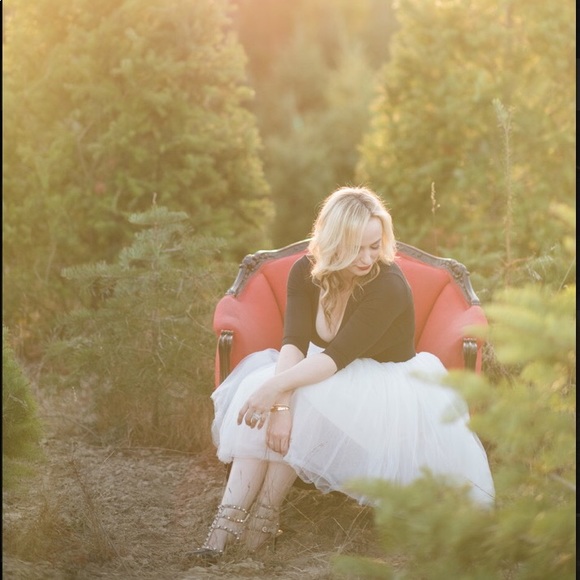 Meet your Posher, Elle - Picture 2 of 5